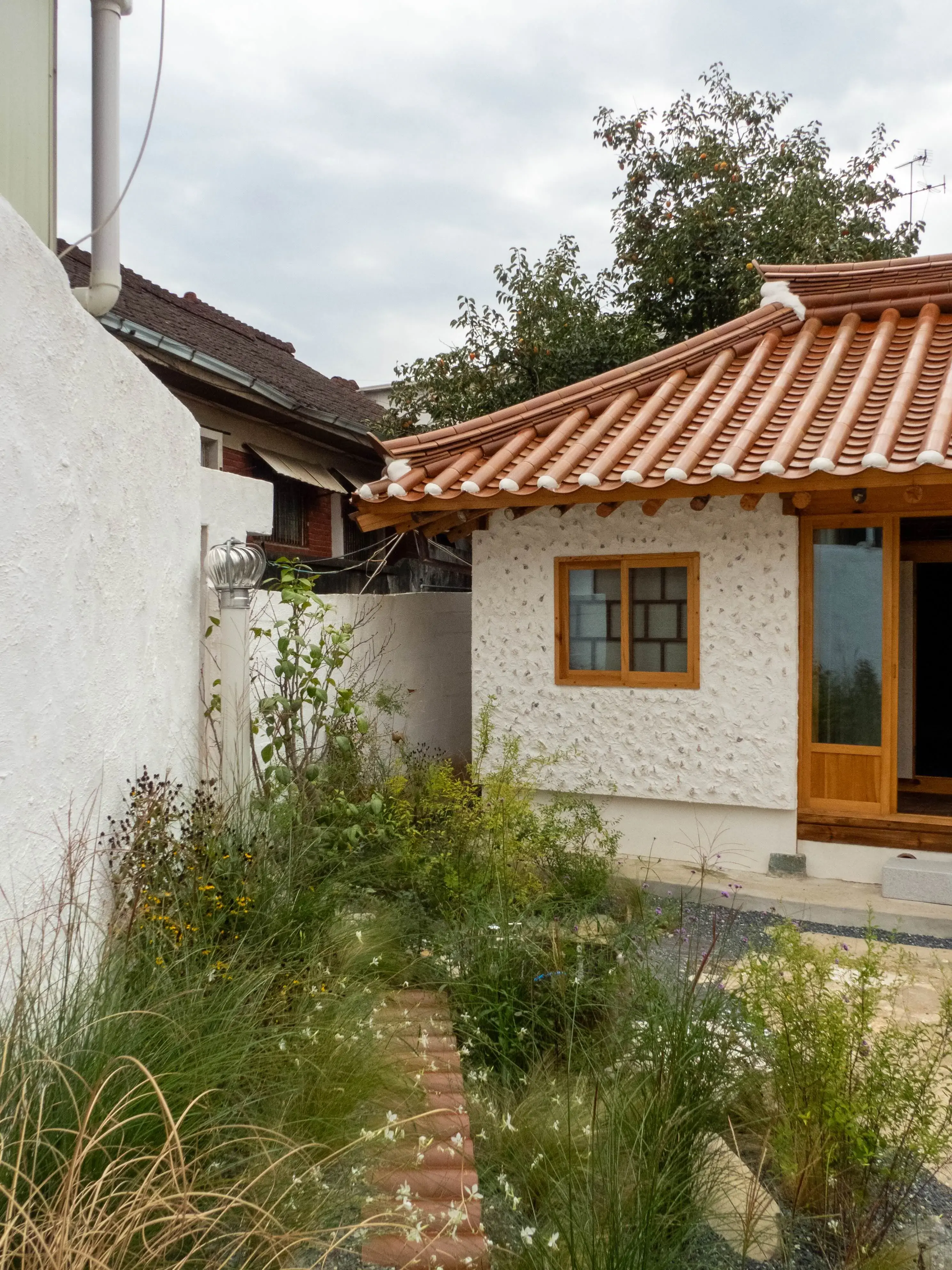 BIENNALEDEGWANGJU_ECOHANOK_GARDEN FACADE_SANDRA REVUELTA ALBERO