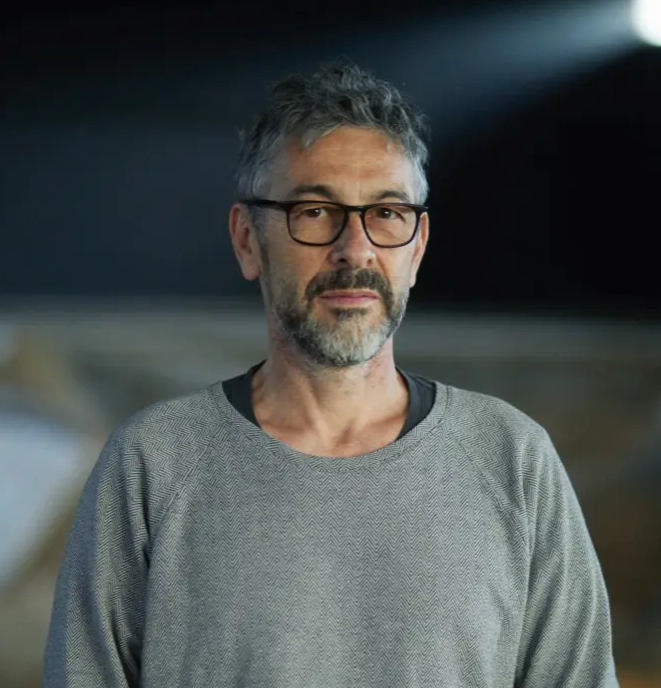 49712_portrait_de_l_artistepierrehuyghe_high (1)