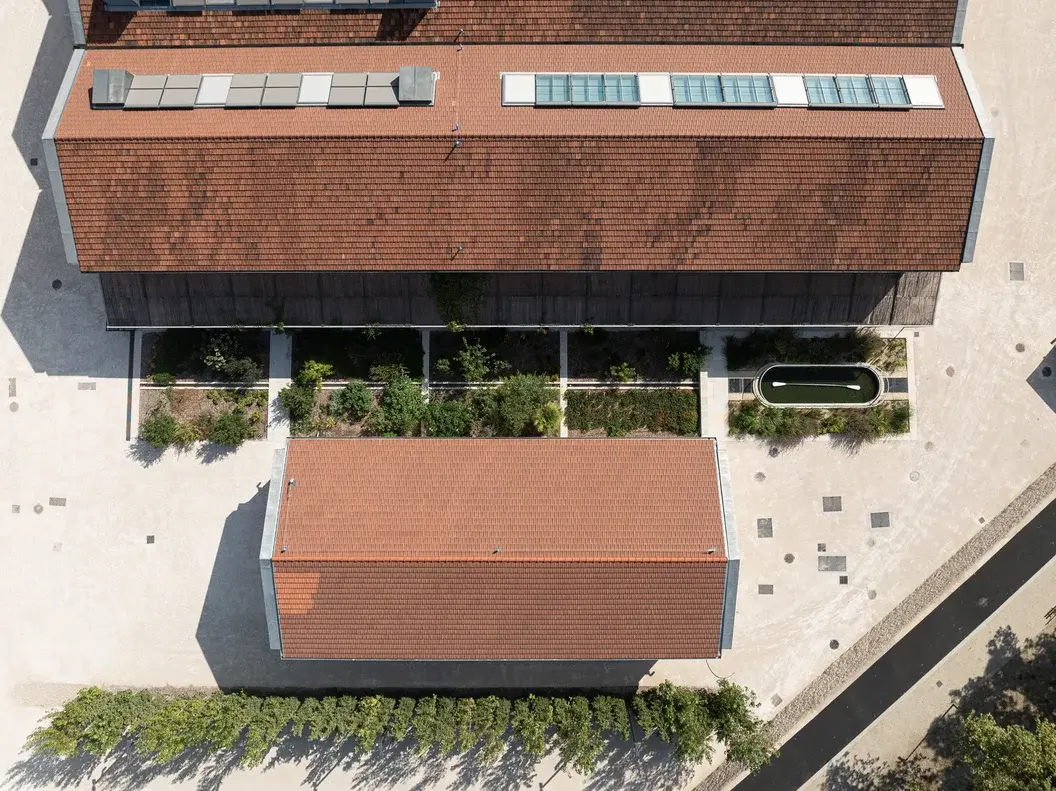 240812-LUMA-AL-JARDIN-DRONE-ADRIANDEWEERDT-1 - 1056 x 791